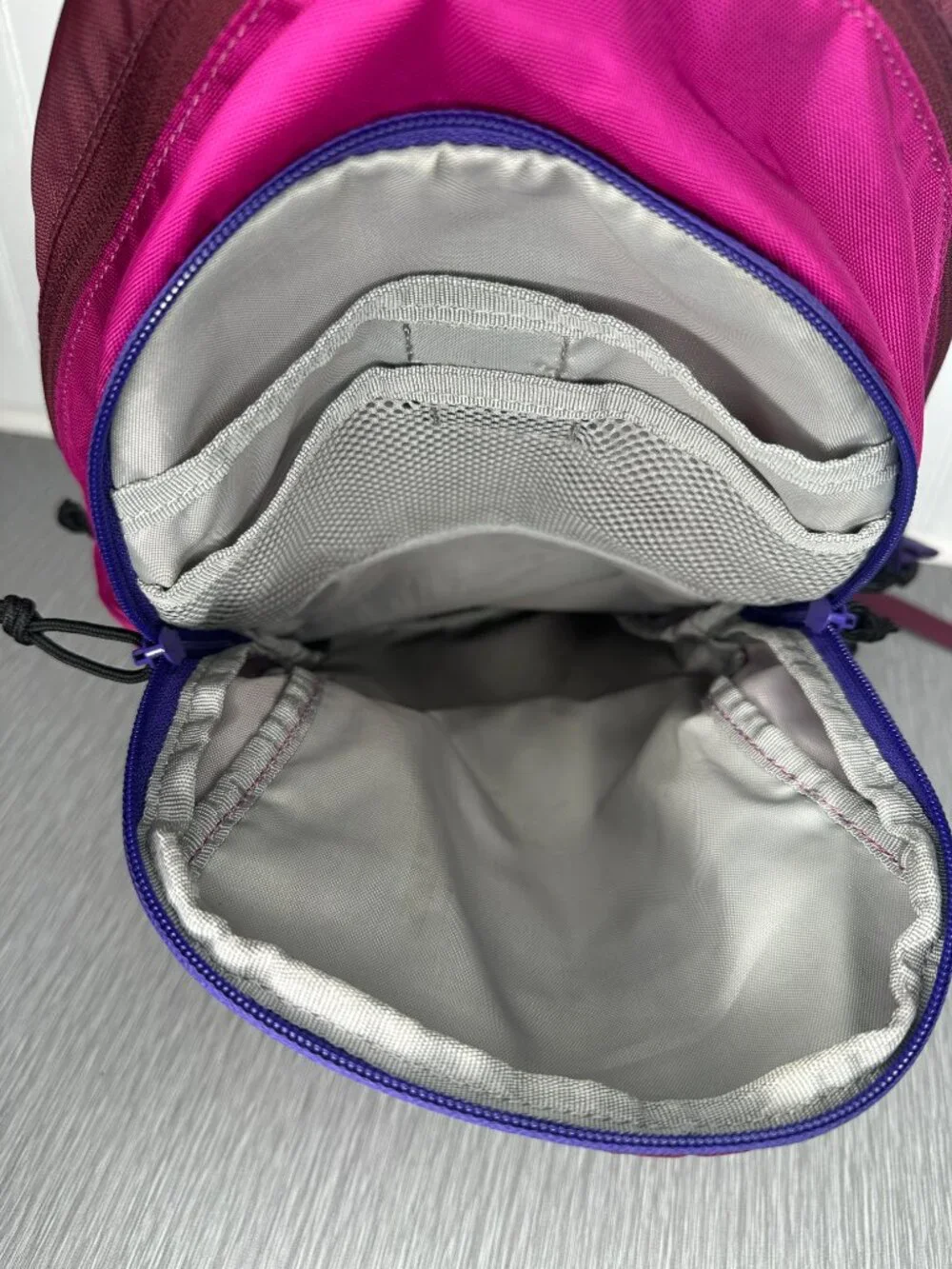 Columbia Castle Rock 15 Backpack Daypack Hiking Outdoor Pink Purple Burgundy